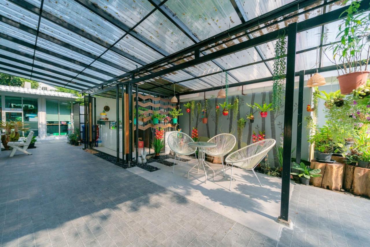 Baansabai Ramaiv Aparthotel Bangkok Buitenkant foto