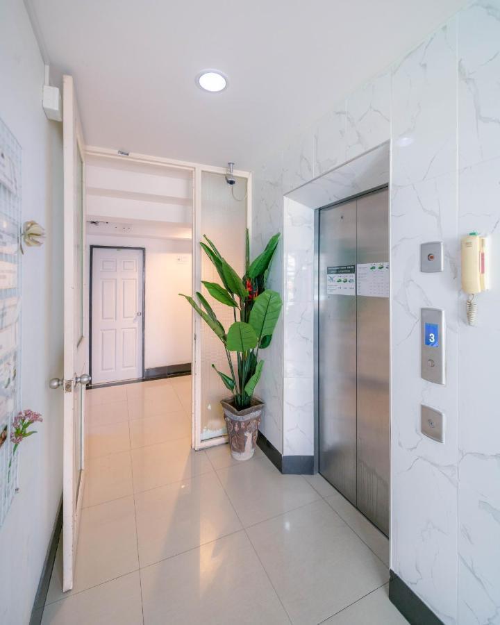 Baansabai Ramaiv Aparthotel Bangkok Buitenkant foto