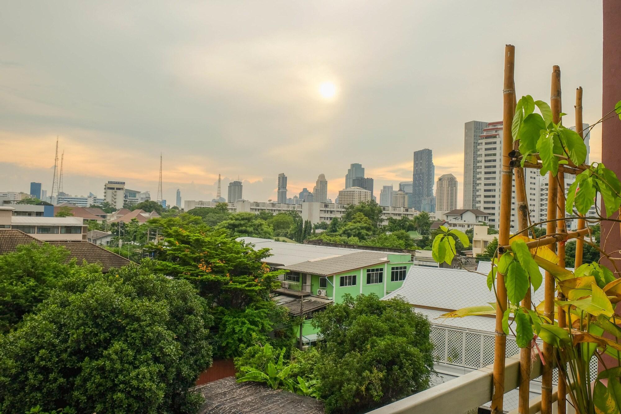 Baansabai Ramaiv Aparthotel Bangkok Buitenkant foto