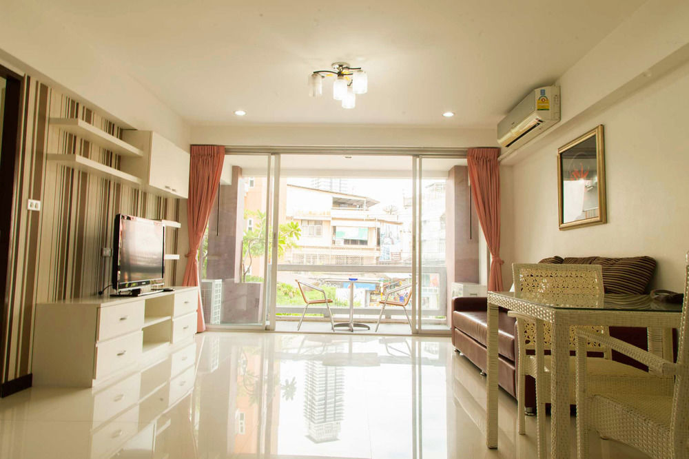 Baansabai Ramaiv Aparthotel Bangkok Buitenkant foto